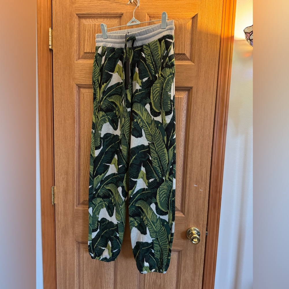 NWT Twenty Montreal Banana Leaf Print Women's Joggers - Picture 3 of 6